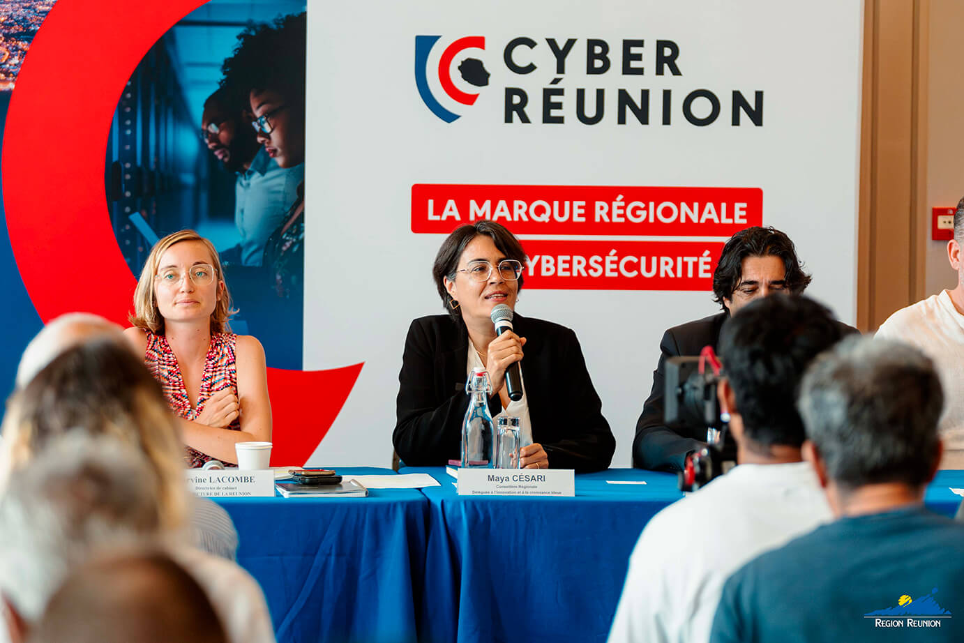  Maya Cesari, Conseillère Régionale Déléguée à l’Innovation et à la croissance bleue Région Réunion, Administratrice de Réunion THD et Parvine Lacombe, Directrice de cabinet du Préfet de La Réunion et représentante de Monsieur le préfet 